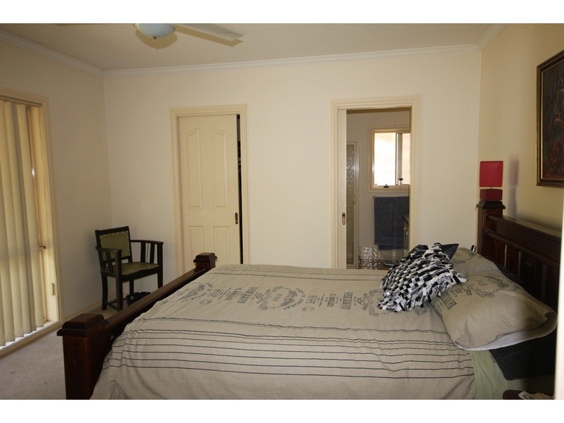4 Pevensey  Grove, Mildura VIC 3500