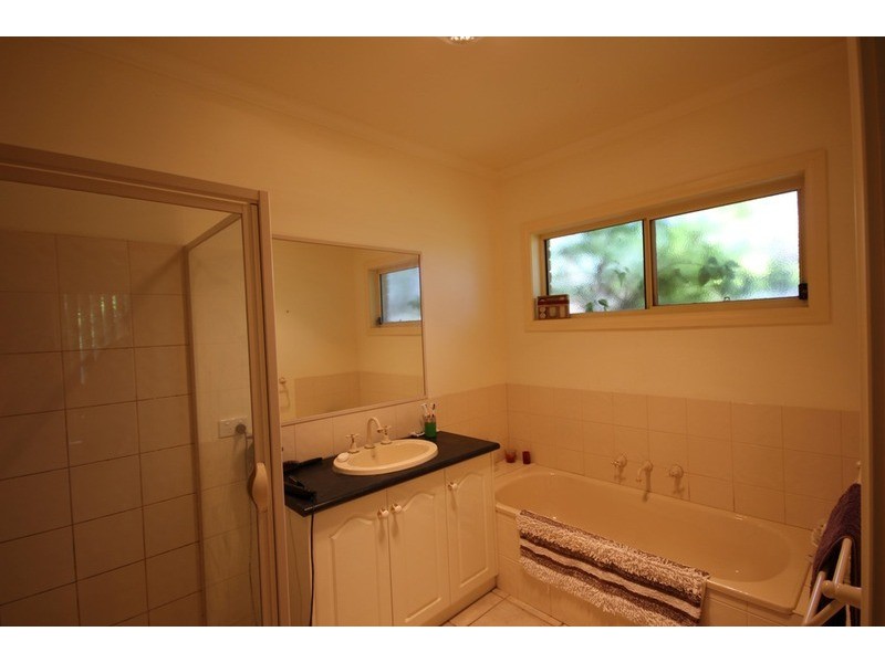 4 Pevensey  Grove, Mildura VIC 3500