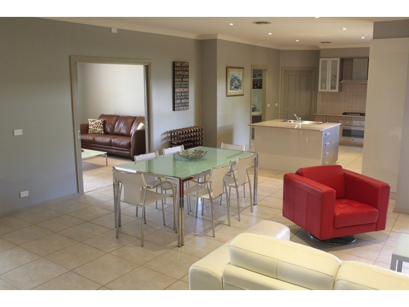 4 Popular Alm  Court, Mildura VIC 3500