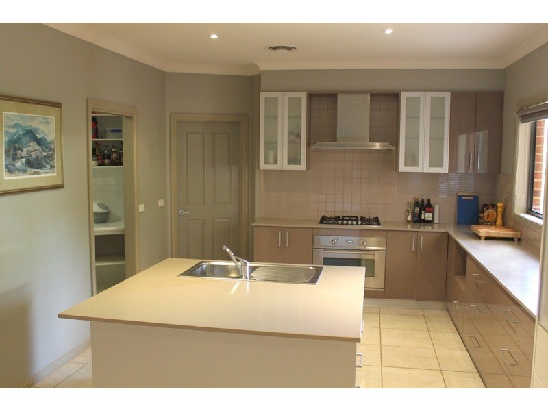 4 Popular Alm  Court, Mildura VIC 3500