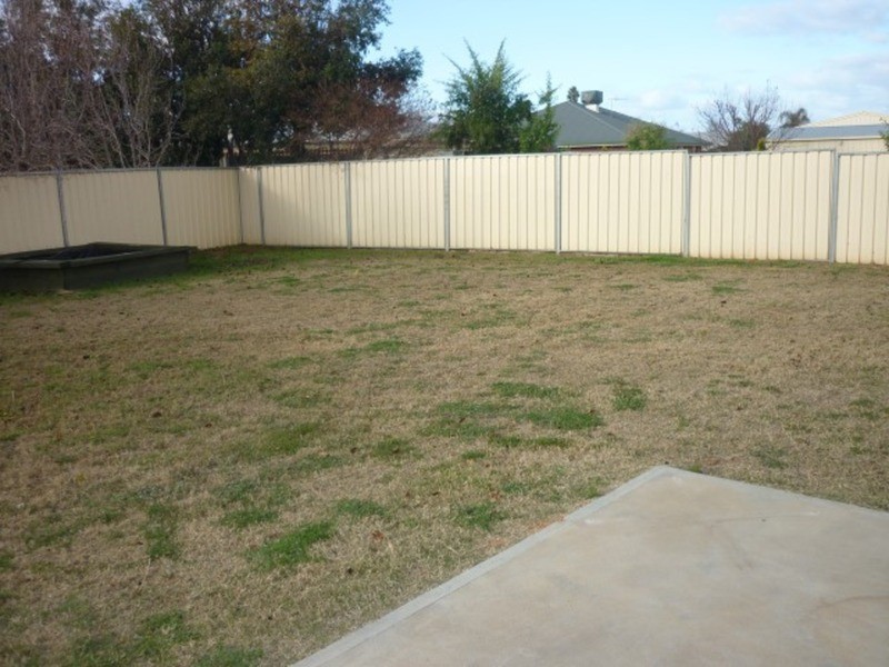3 Pamela Court, Gol Gol NSW 2738