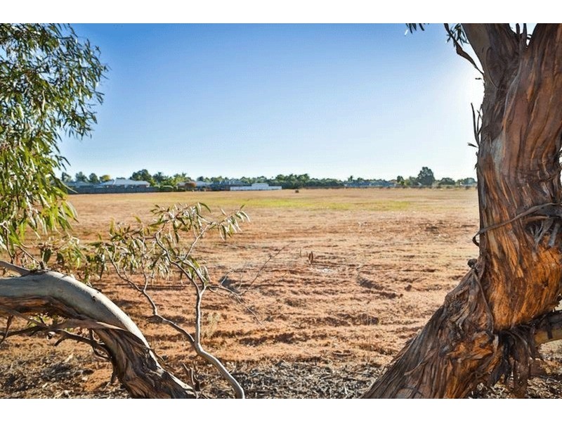 609-623 Koorlong Avenue, Irymple VIC 3498