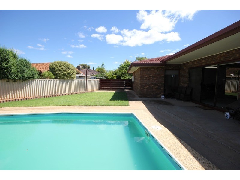 4 Merinda  Court, Mildura VIC 3500