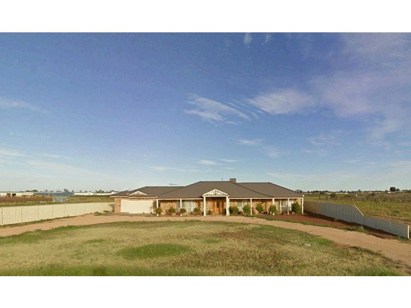 711 benetook Avenue, Mildura VIC 3500