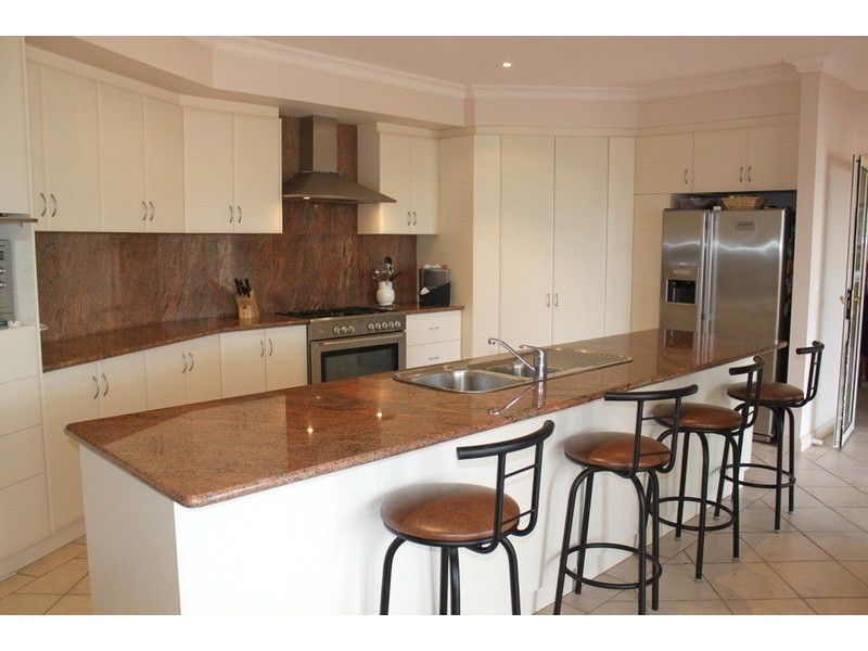 5 St Andrews Drive, Cabarita VIC 3505