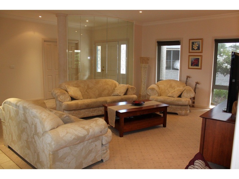 5 St Andrews Drive, Cabarita VIC 3505