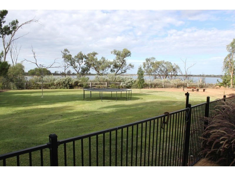 5 St Andrews Drive, Cabarita VIC 3505