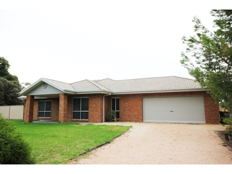 9 Regina Avenue, Cabarita VIC 3505