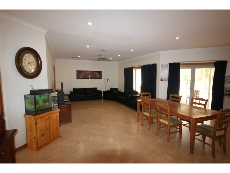 9 Regina Avenue, Cabarita VIC 3505