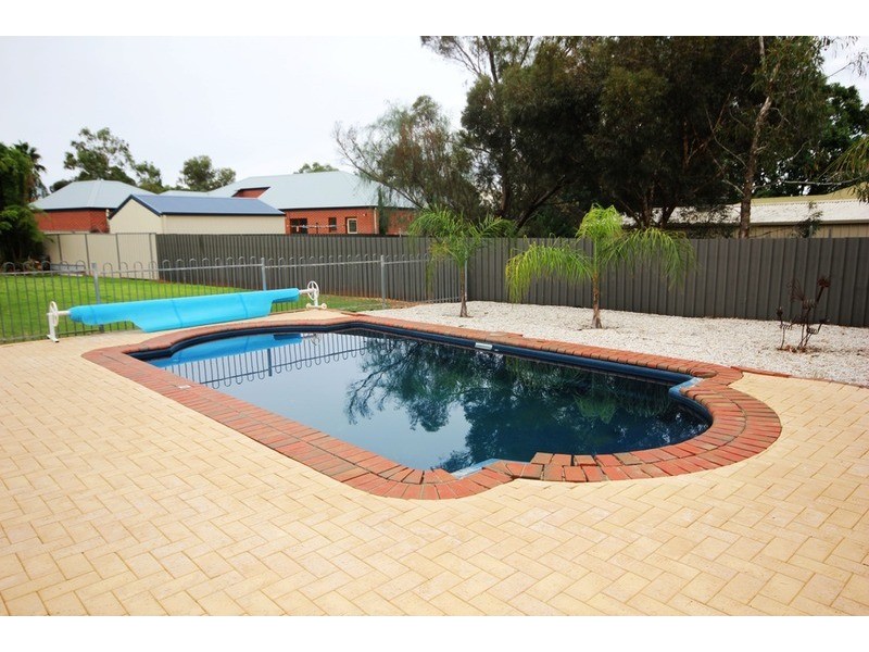 9 Regina Avenue, Cabarita VIC 3505