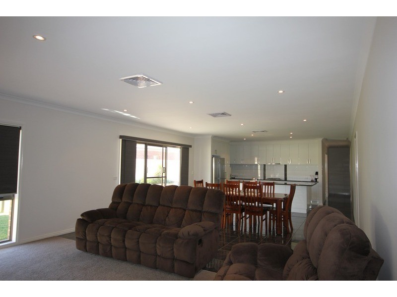 32 Dune Drive, Mildura VIC 3500