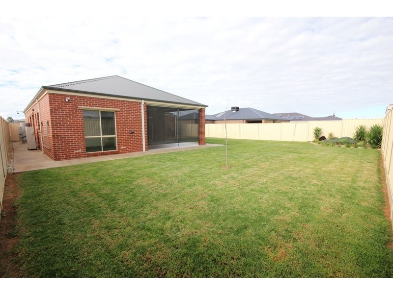 20 Oasis  Boulevard, Mildura VIC 3500