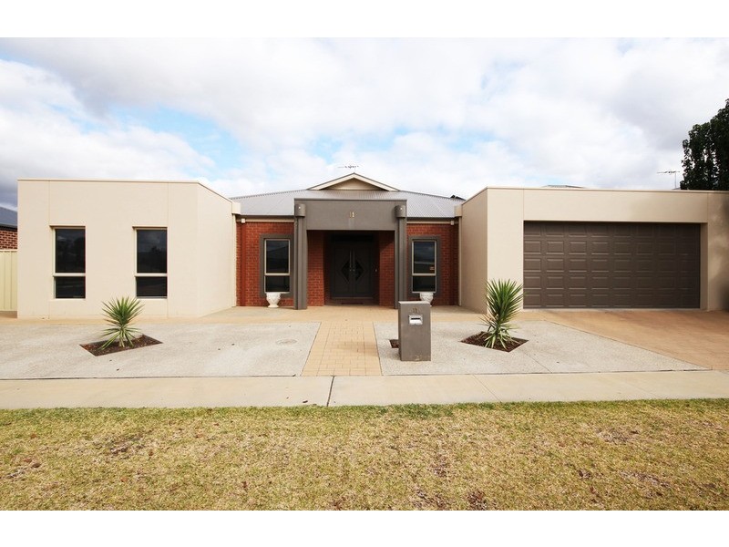 11 Rita Drive, Mildura VIC 3500