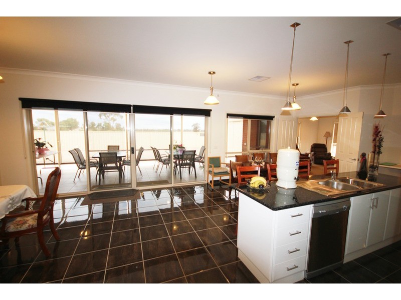 11 Rita Drive, Mildura VIC 3500