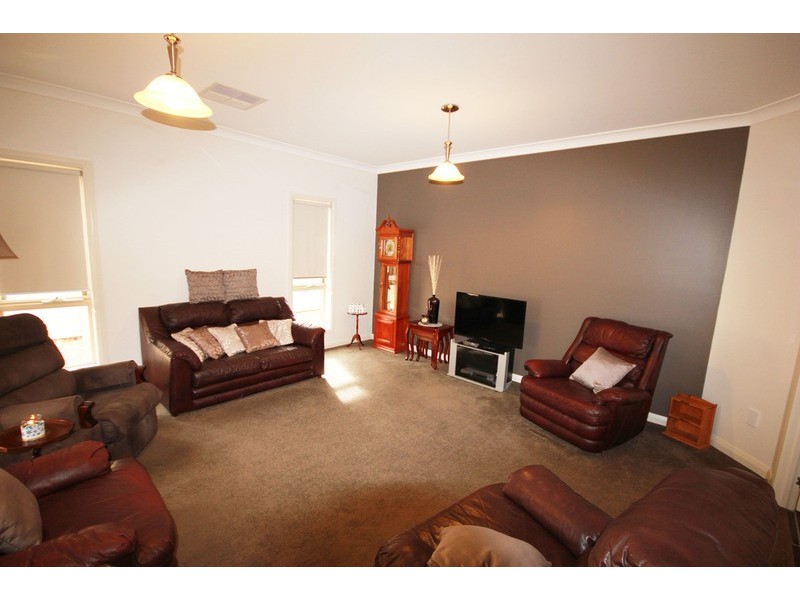 11 Rita Drive, Mildura VIC 3500