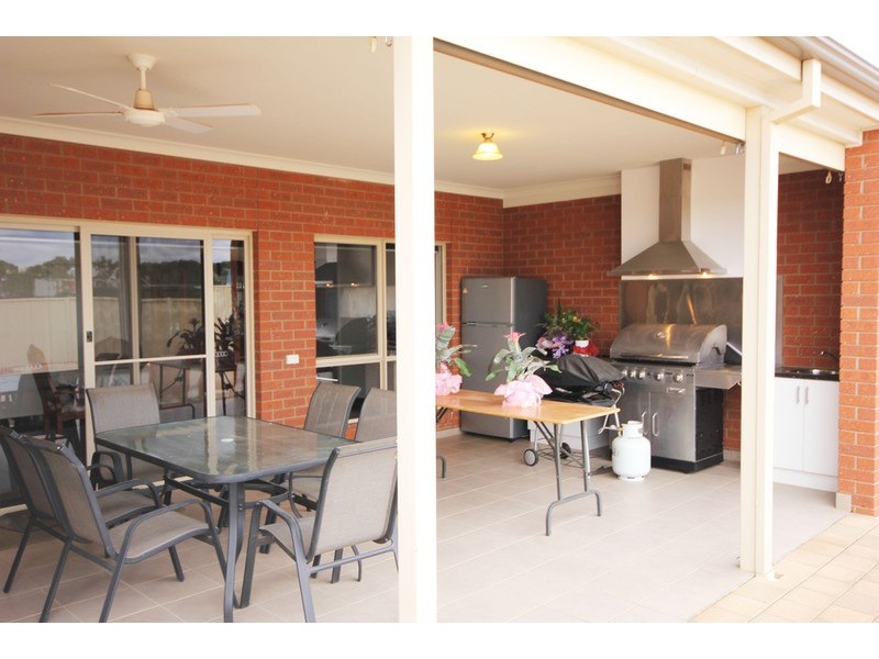 11 Rita Drive, Mildura VIC 3500