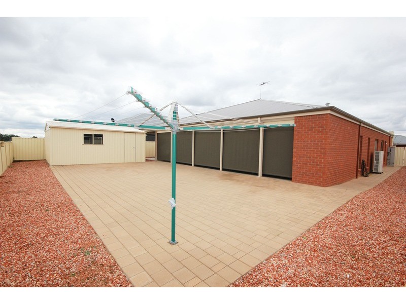 11 Rita Drive, Mildura VIC 3500