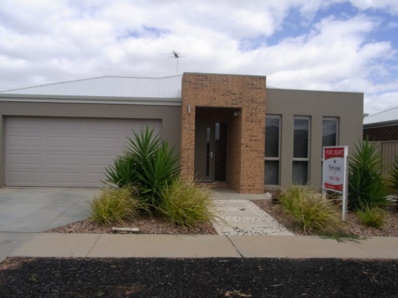 7 Wisteria Way, Mildura VIC 3500
