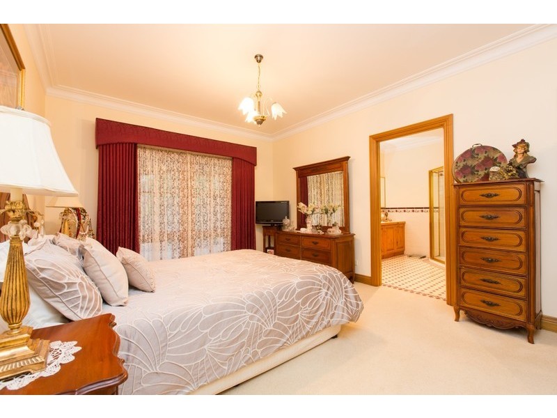 2 St Andrews Drive, Cabarita VIC 3505