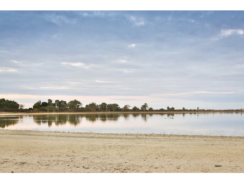 2 St Andrews Drive, Cabarita VIC 3505