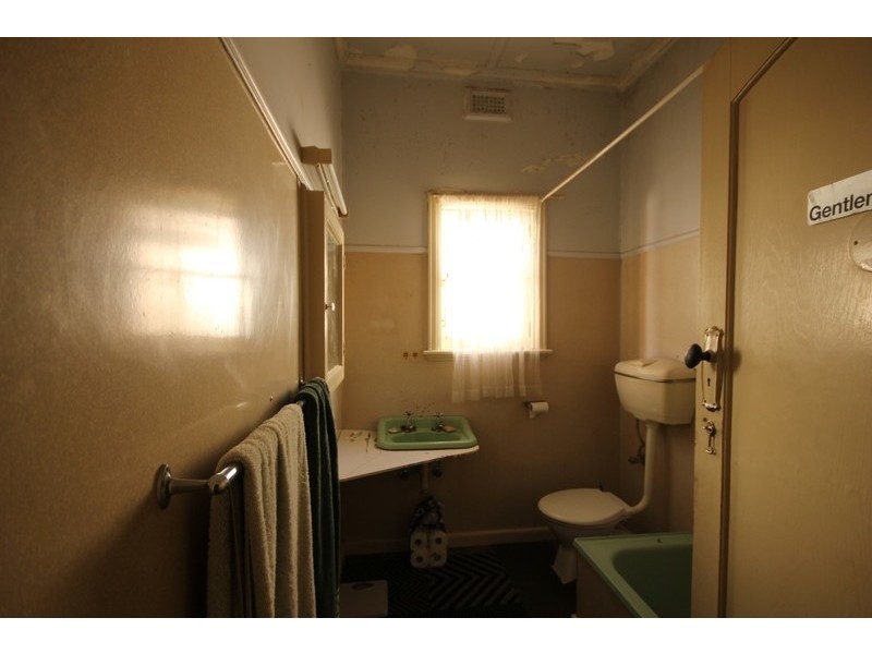 23 Pine Avenue, Mildura VIC 3500