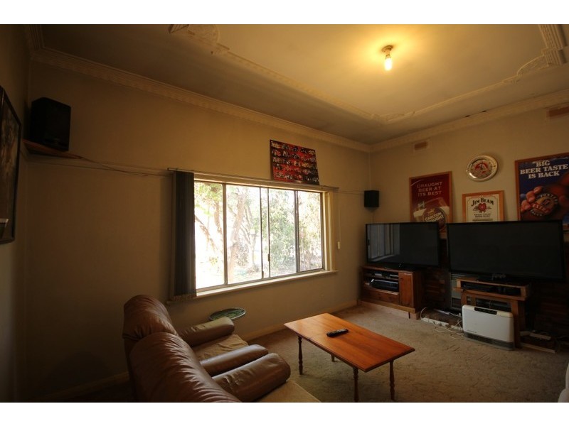 23 Pine  Avenue, Mildura VIC 3500
