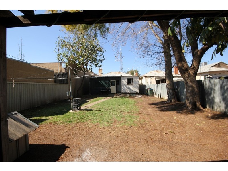 23 Pine  Avenue, Mildura VIC 3500