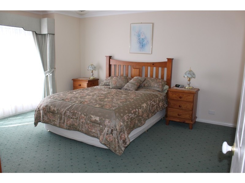 16 Belleview Drive, Irymple VIC 3498