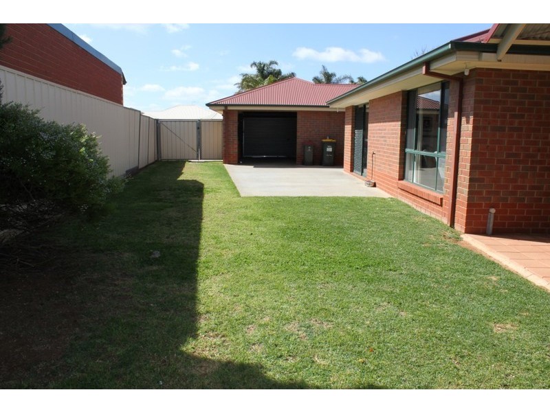 16 Belleview Drive, Irymple VIC 3498
