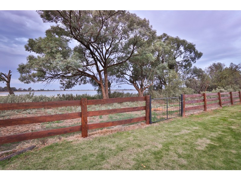 1 St Andrews Drive, Cabarita VIC 3505