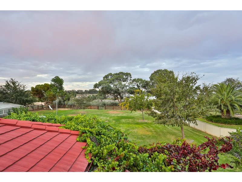 1 St Andrews Drive, Cabarita VIC 3505