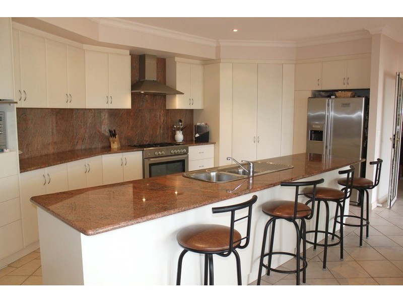 5 St Andrews Drive, Cabarita VIC 3505