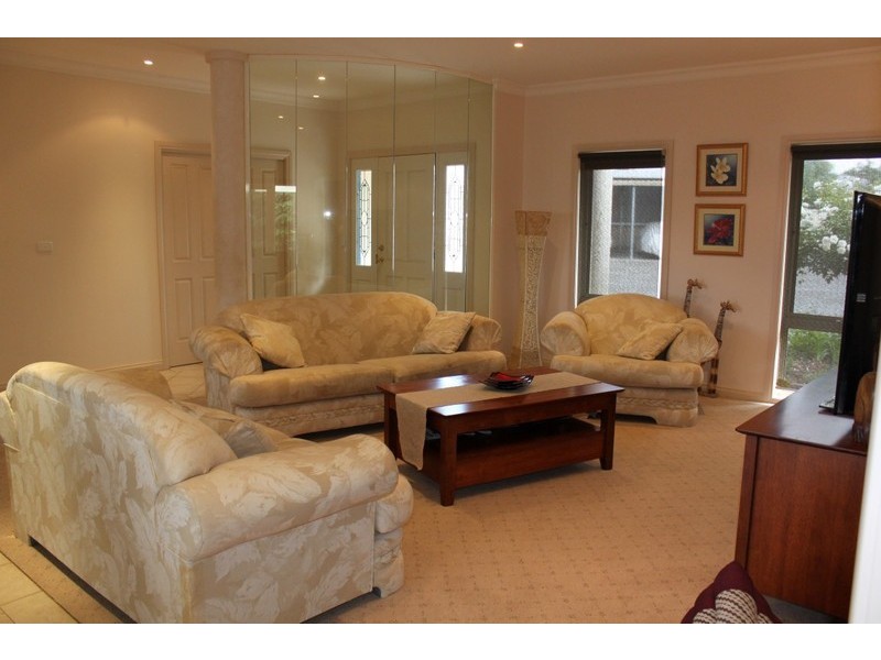 5 St Andrews Drive, Cabarita VIC 3505