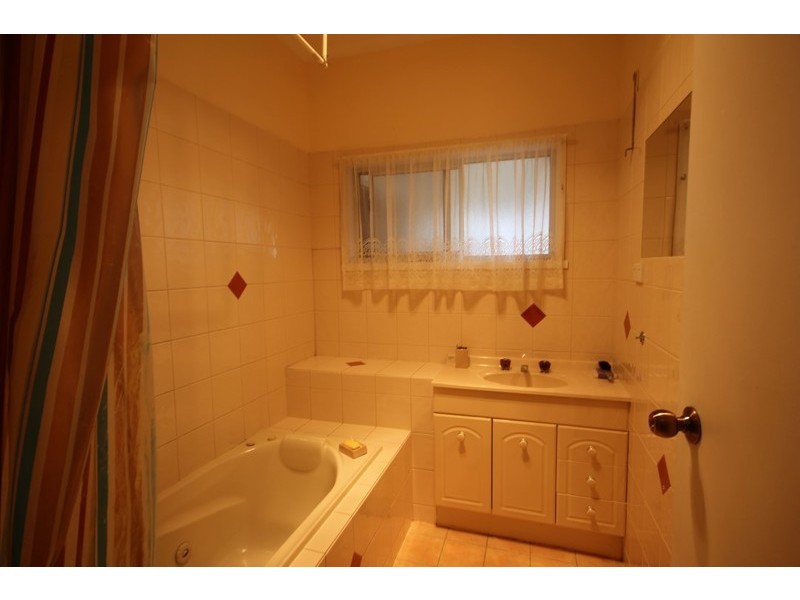 1 Gowrie Grove, Irymple VIC 3498