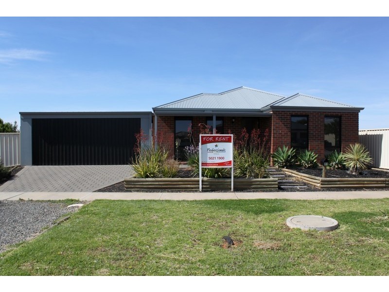 11 Darlington Parade, Mildura VIC 3500