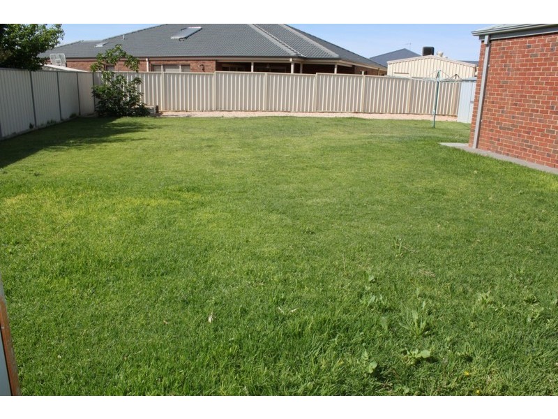 11 Darlington Parade, Mildura VIC 3500