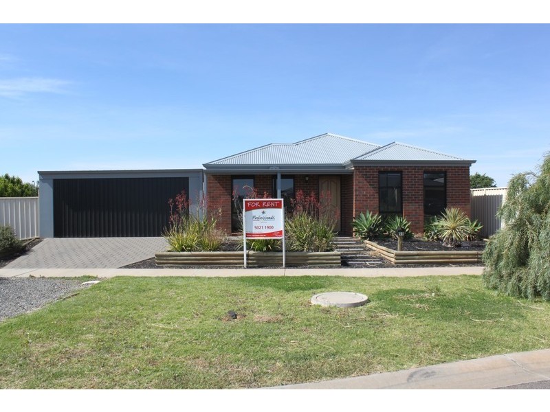 11 Darlington Parade, Mildura VIC 3500