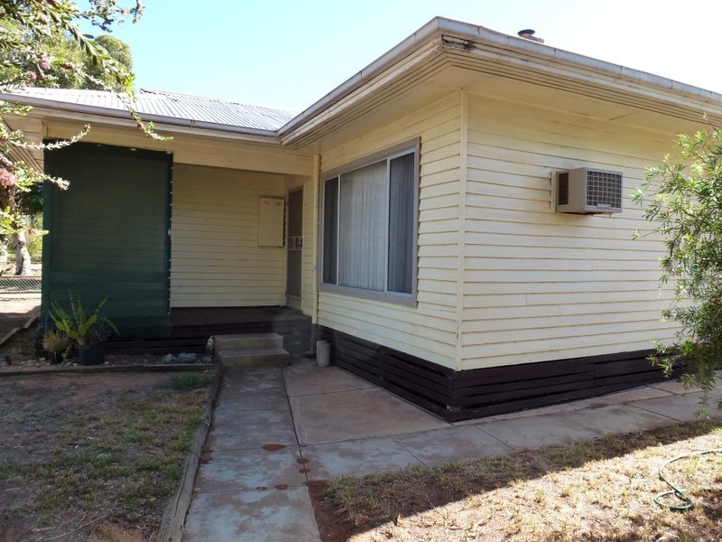 2 Loddon Avenue, Red Cliffs VIC 3496