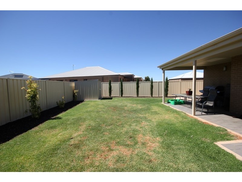 4 Teresa Court, Mildura VIC 3500