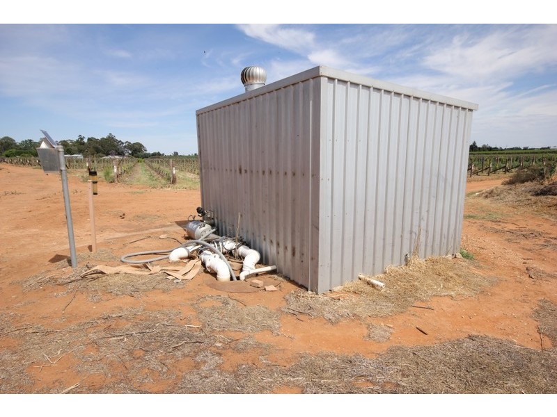 294,310,311 Tulloch Road, Red Cliffs VIC 3496