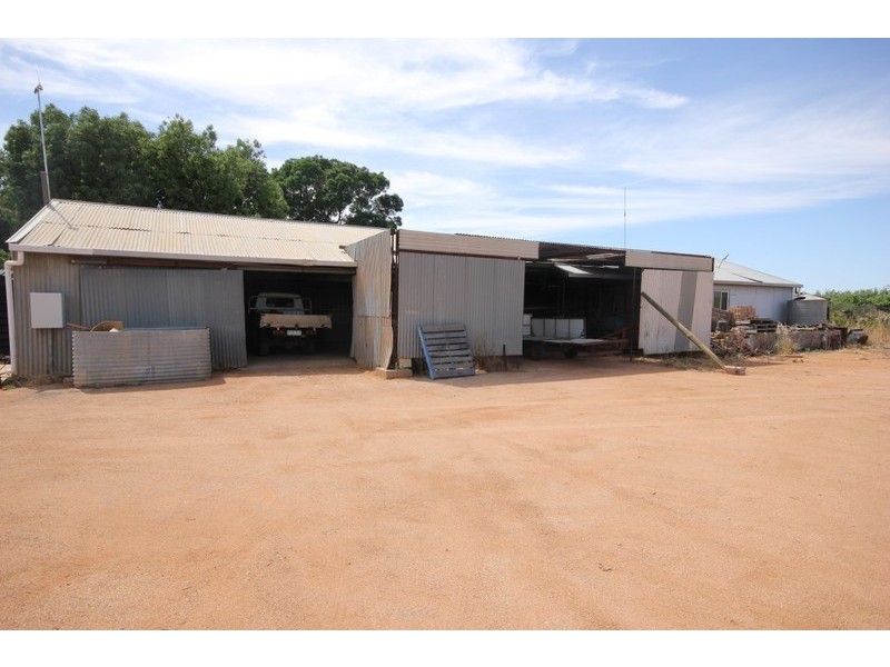 294,310,311 Tulloch Road, Red Cliffs VIC 3496