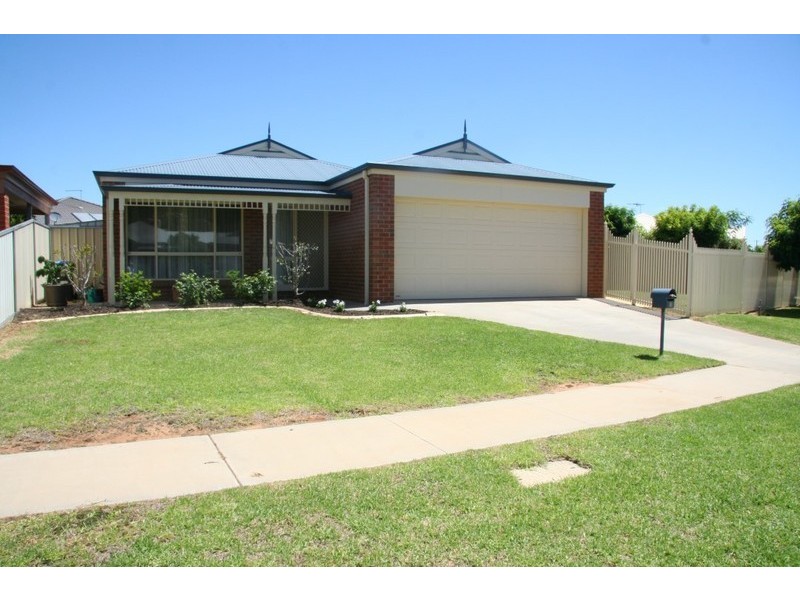 11 Leichhardt Drive, Mildura VIC 3500