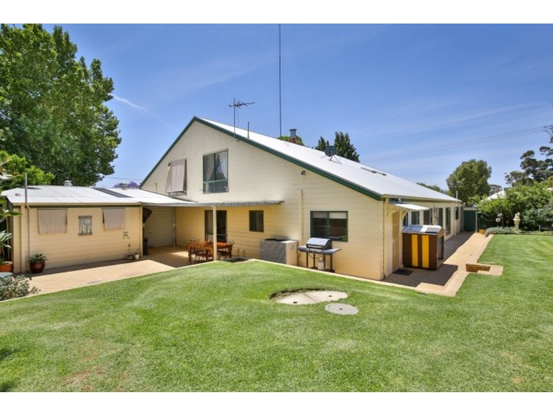 412 Dairtnunk Avenue, Cardross VIC 3496