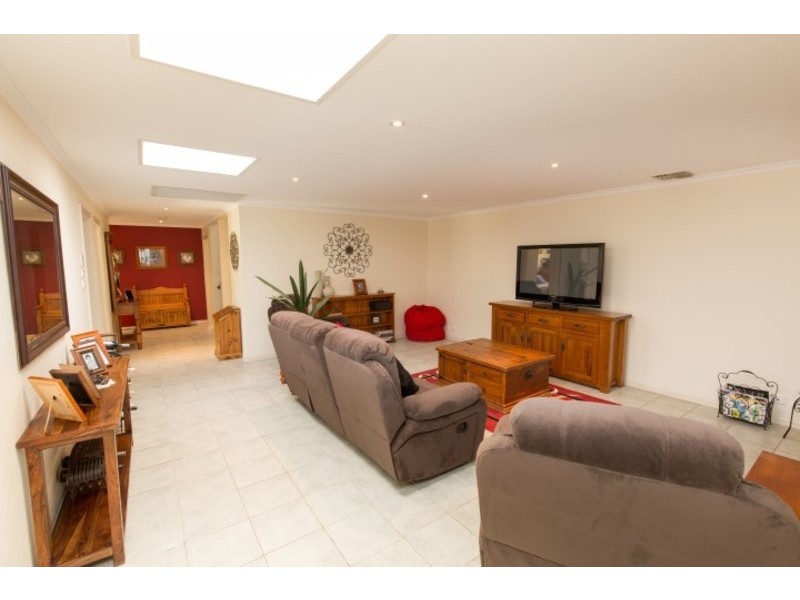 412 Dairtnunk Avenue, Cardross VIC 3496