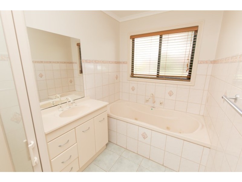 412 Dairtnunk Avenue, Cardross VIC 3496