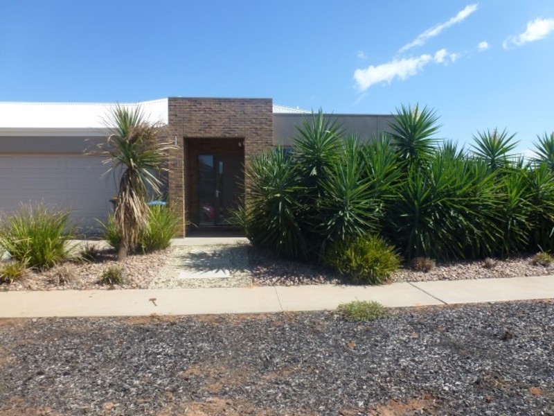 15 Wisteria Avenue, Mildura VIC 3500