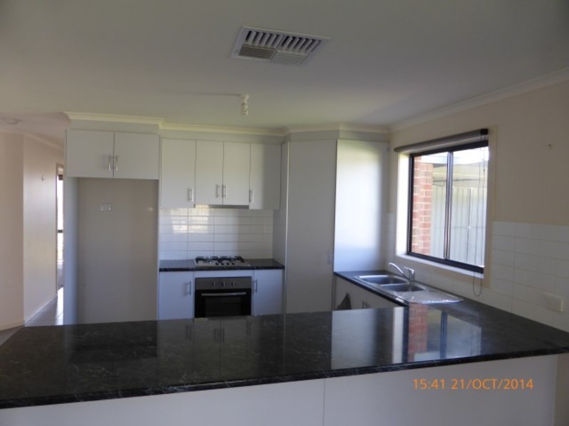 11 Darlington Parade, Mildura VIC 3500