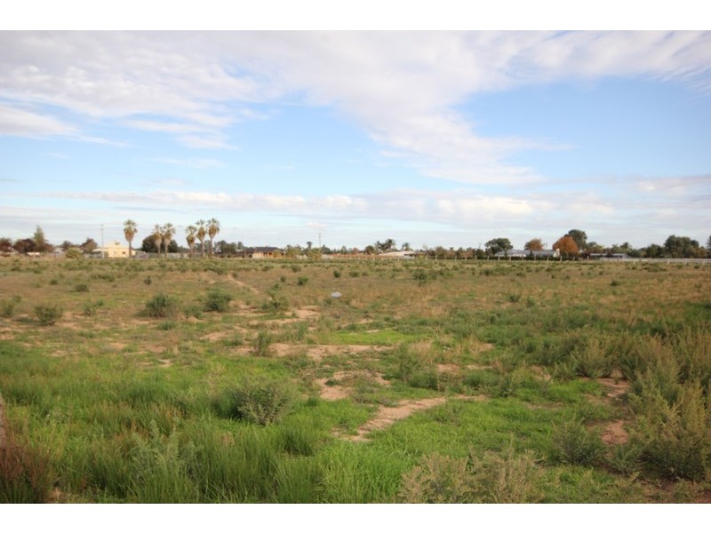 2745 Eleventh Street, Irymple NSW 2835