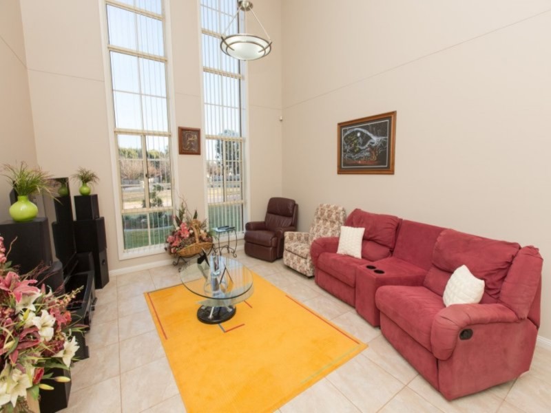 11 Riverview Rise, Gol Gol NSW 2738