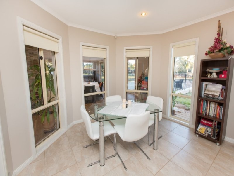 11 Riverview Rise, Gol Gol NSW 2738